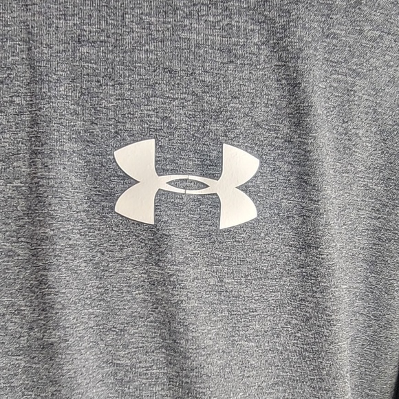 Under Armor Heat Gear Shirt - Picture 7 of 7
